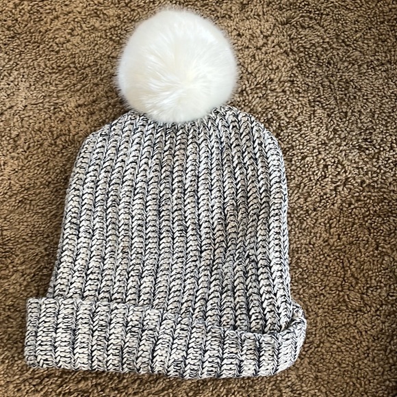 Love Your Melon Pom Hat - Picture 3 of 5